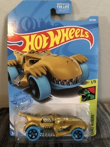 BRAND NEW 2020 Hot Wheels 24/250 Gold T-Rextroyer Dino Riders 1/5. Free Shipping - Picture 1 of 2