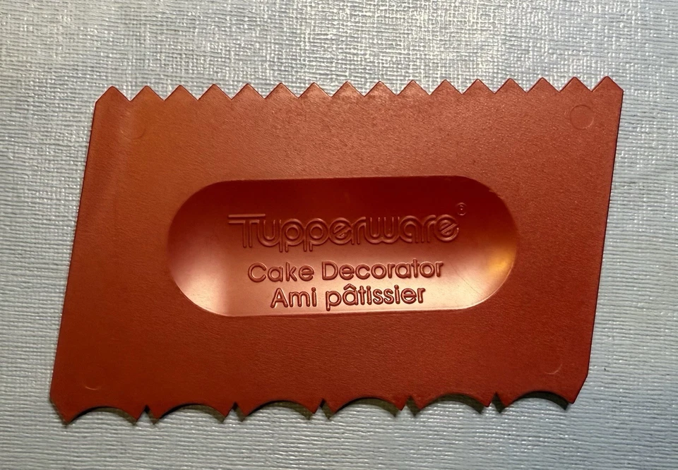 Aparato de cocina decorador de pasteles Tupperware #1558 rojo (A) Foto 1 de 3