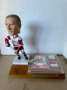 Steve Yzerman '03 NHL UD Classics LE Bobblehead /carta/maglietta campione IN SCATOLA - Foto 1 di 2