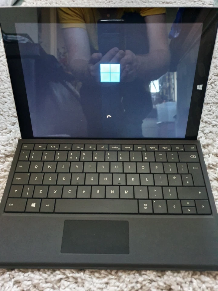 Microsoft Surface 3 with Keyboard - Intel CPU 4GB RAM / 128GB SSD  Win10 Pro A+ - Image 1 of 3