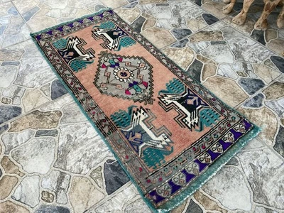 Alfombra geométrica turca vintage años 60, alfombra tribal hecha a mano de Anatolia 2,6x4 pies Foto 1 de 4