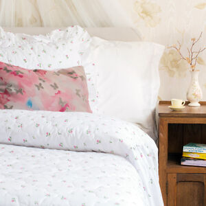 Traditional Quilted Fitted Bedspread White with Rosebud Print