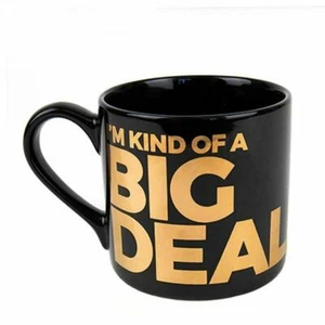 Regalo República Novedad Divertida Im Kind Of A Big Deal Taza Temática Negra y Dorada Regalo - Imagen 1 de 2