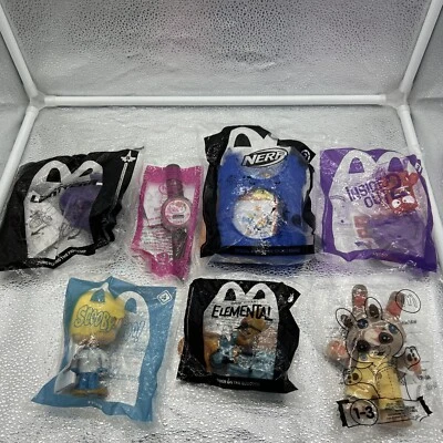 LOTE DE 7 JUGUETES MIXTOS McDonalds: Hello Kitty, Elemental, Scooby-Doo,... Foto 1 de 4