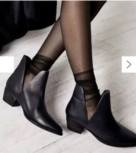 FREE PEOPLE Smooth Black Leather Charm Double-V Ankle Booties Shoes 40/9.5-10 - Picture 1 of 11