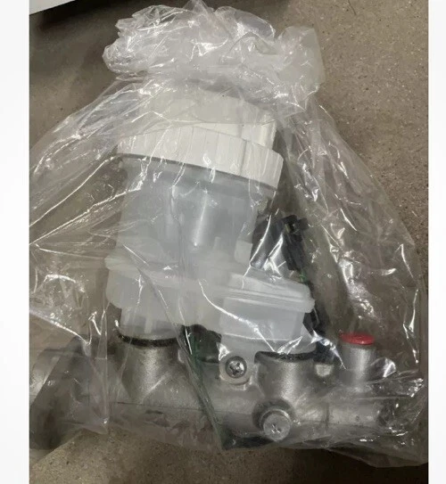 Cilindro maestro freno Mca630238 compatible con Mitsubishi Mirage 1997-1999 Foto 1 de 1