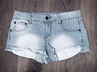 Pantalones cortos de mezclilla Forever 21 para mujer a rayas talla 26 Foto 1 de 4