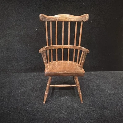 Silla Windsor miniatura vintage hecha a mano para casa de muñecas escala 1:12 sin marca Foto 1 de 4