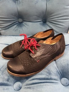 Near New Ziera Shoes Black Red Leather Lace Up Shoes Size 8 - Picture 1 of 5