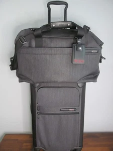 Juego de Equipaje TUMI Gen 2, Platinum Carry On Spinner y Bolsa de Fin de Semana a Juego, Nuevo con Etiquetas - Imagen 1 de 19