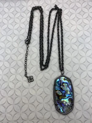 Collar Kendra Scott Rae Abulón Tono Gunmetal Como Reid Foto 1 de 4