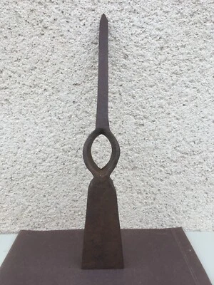 Ancienne pioche / Fer forgé / Coupe racine  / Jardin / Outils anciens - Photo 1/4