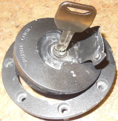 2002 Honda CBR600F4 CBR 600 F4 CBR600 Fuel Gas Lock Key Cap Tank 02 - Image 1 of 2