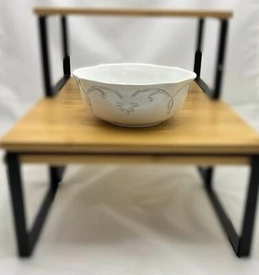 Amadéus coupe blanche motifs volutes en relief  16 x 6,5 cm env - Photo 1/3