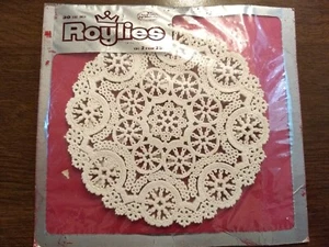 ROYLIES Vintage weiß 30 - 5 Zoll SPITZE PAPIERDECKCHEN neu im Paket 1950er USA - Bild 1 von 3