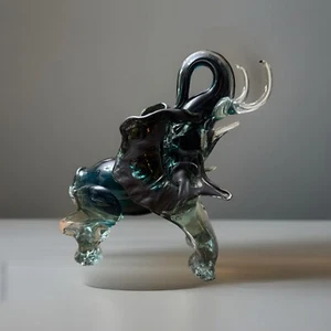 Green Glass Sculptured Elephant Hand Blown Glass Figurine Excellent Condition - Picture 1 of 14