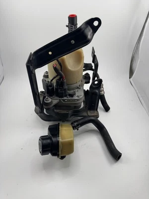 Bomba de dirección asistida eléctrica Volvo S40/V50/C30/C70 2005-2013 con herrajes + enchufes Foto 1 de 4