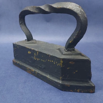 Hierro triste de sastre grande antiguo sin marca #16 con mango giratorio Foto 1 de 4