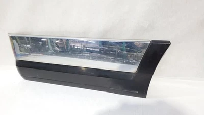 Moldagem de porta traseira esquerda tem desgaste PN 7L747824737AE FABRICANTE DE EQUIPAMENTO ORIGINAL 2010 Lincoln Navigator - Imagem 1 de 4