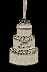 2024 DATED SPARKLING SILVER JUST MARRIED 1ST CHRISTMAS ORNAMENT~WEDDING CAKE~NWT - Picture 1 of 1