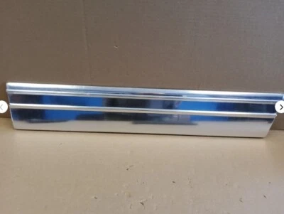 Оригинальная правая задняя нижняя отделка двери для пассажира Ford LTD Crown Victoria Vic 1980-1991 годов выпуска 2 шт. - Изображение 1 из 4