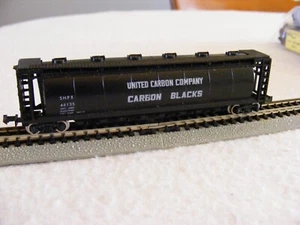 N Scale Atlas United Carbon Company closed hopper car Loose Stock USED - Bild 1 von 1