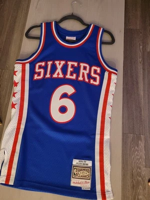 Julius Erving Mitchell & Ness 76ers Jersey Size Small - Image 1 of 2