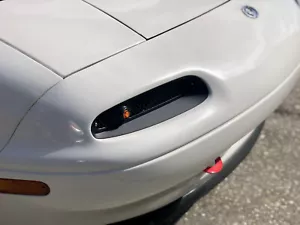 Mazda Miata MX-5 1990-1997 TSI Intake Turn Signals W/ Lattice Mesh - Picture 1 of 6