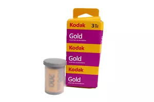 Película negativa KODAK Kodacolor Gold 200 colores ISO 200 35 mm tamaño 36 exposición 3pk - Imagen 1 de 4
