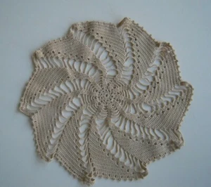  VINTAGE CROCHETED DOILY SPIIRAL TAN  ROUND 12" - Picture 1 of 3