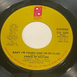 Force Of Nature: Baby I'm Yours (And I'm So Glad) / Do It (Like 45 - Soul Funk - Imagen 1 de 2