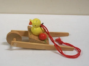 Vintage Christbaumschmuck Vogel Ei auf Schubkarre West Germany Holz Ostern - Bild 1 von 10