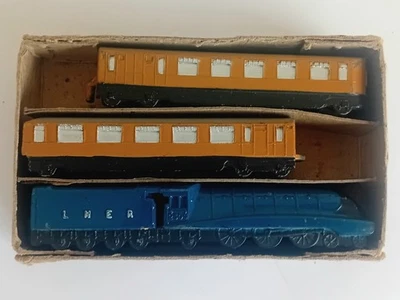 Dinky Toys 16 Passanger Express Train Set LNER. Original Box  - Image 1 of 4