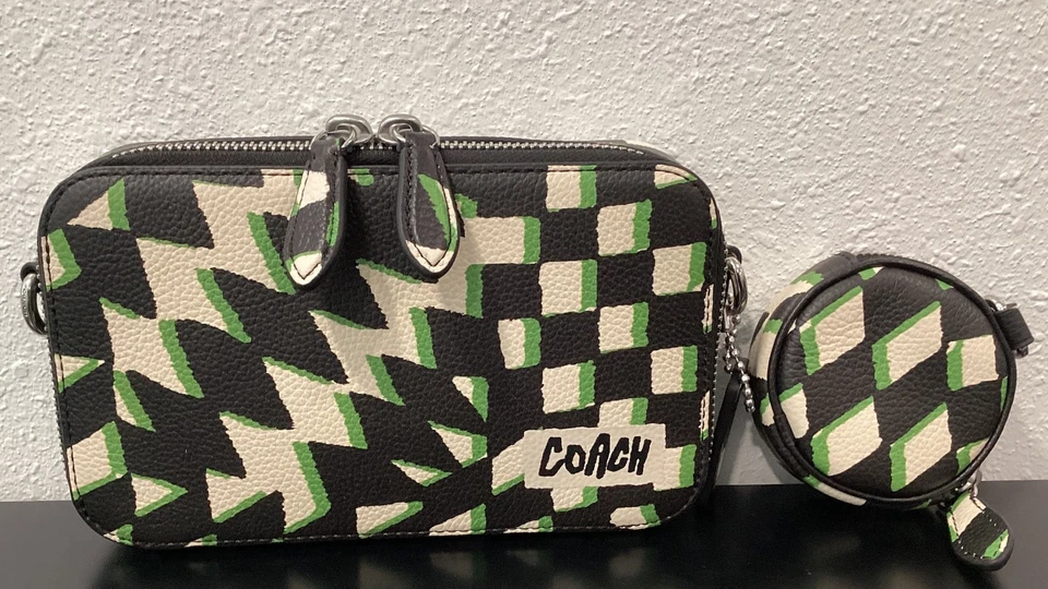 蔻驰 Charter 皮革超薄 Geo Check 斜挎包 CBG22 7.5 x 4.5" x 1" 小袋 — 第 1/4 张图片