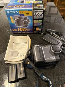 Sony Mavica 1.3MP Digital Camera - Black Complete With Box - Picture 1 of 9