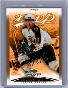 2003-04 Upper Deck MVP Per-Johan Axelsson #37 Gold Script 7/25  Boston Bruins