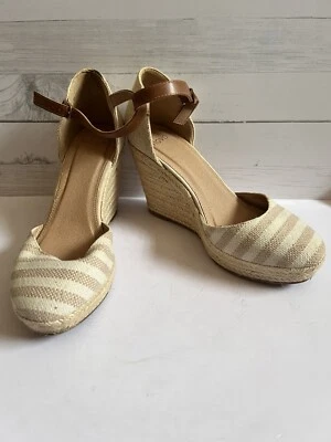 Novo Wedge Espadrilles Beige Stripes-Workwear-Casual-Summer-Comfy-beach-Size 9 - image 1 of 4