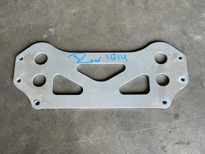 21 22 23 24 Conjunto de soporte inferior de subchasis trasero BMW M3 G80 1614 OEM Foto 1 de 4