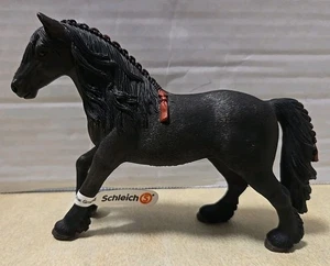 Schleich schwarze Friesenstute Pferd - Bild 1 von 6