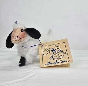 1998 Annalee weißes bewegliches Wolllamm mit schwarzen Filzohren & Füßen. 5” lang 3” hoch - Bild 1 von 5