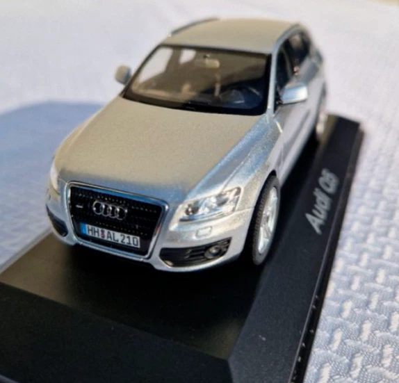 AUDI Q5 gris alu 2008 SCHUCO 1/43 - Photo 1/1