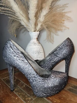 Tacones metálicos Qupid - talla 8,5 Foto 1 de 4