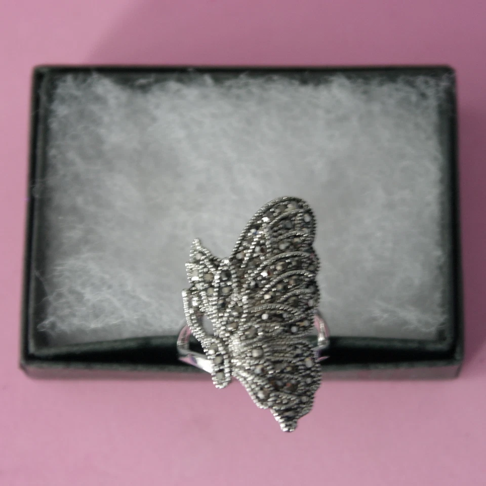 Hermoso anillo relleno de oro de 18 kt con Marcasite 5.1 gr.Size N - P en caja de regalo Foto 1 de 4