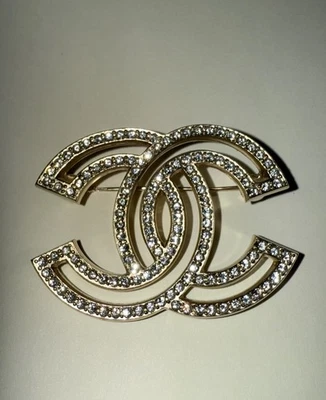 Broche Chanel Cristal Logo CC  Foto 1 de 4