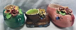 Italienischer MCM Keramik Posy Vase Schuh 1950er Jahre größer 5" L. x 3 Babys Stiefel Vase a.f. - Bild 1 von 15