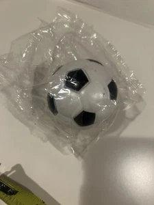 ⚽ Plástico Balón de Fútbol Pastel Topper (SELLADO) - 2.5 pulgadas Redondo 🆕 - Imagen 1 de 3