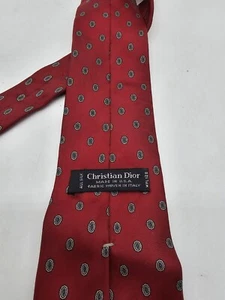 Corbata geométrica Christian Dior para hombre roja toda seda hecha en tela de EE. UU. tejida en Italia - Imagen 1 de 4