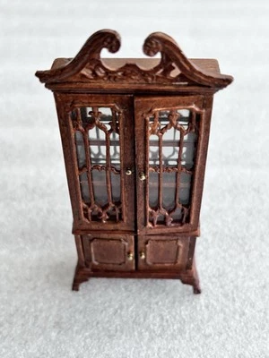 BESPAQ Vintage Carved Wood Curio Display Cabinet Dollhouse Miniature 1:24 - Image 1 of 4
