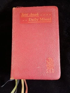 Vintage Staint Joseph Daily Missal Confraternity 1959 Red Leather Cover Book - Imagen 1 de 24