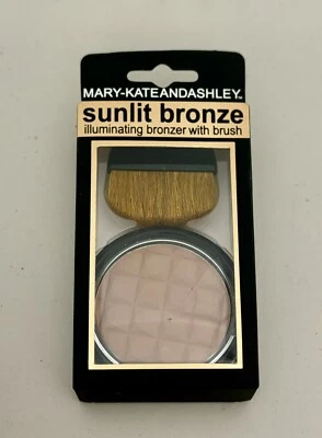 Mary-Kate And Ashley Sunlit Bronze Illuminating Bronzer w/Brush 603 Brand New - Image 1 of 4